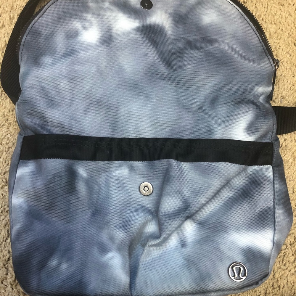 lululemon athletica Black and Gray Shoulder Bag - Picture 2 of 8